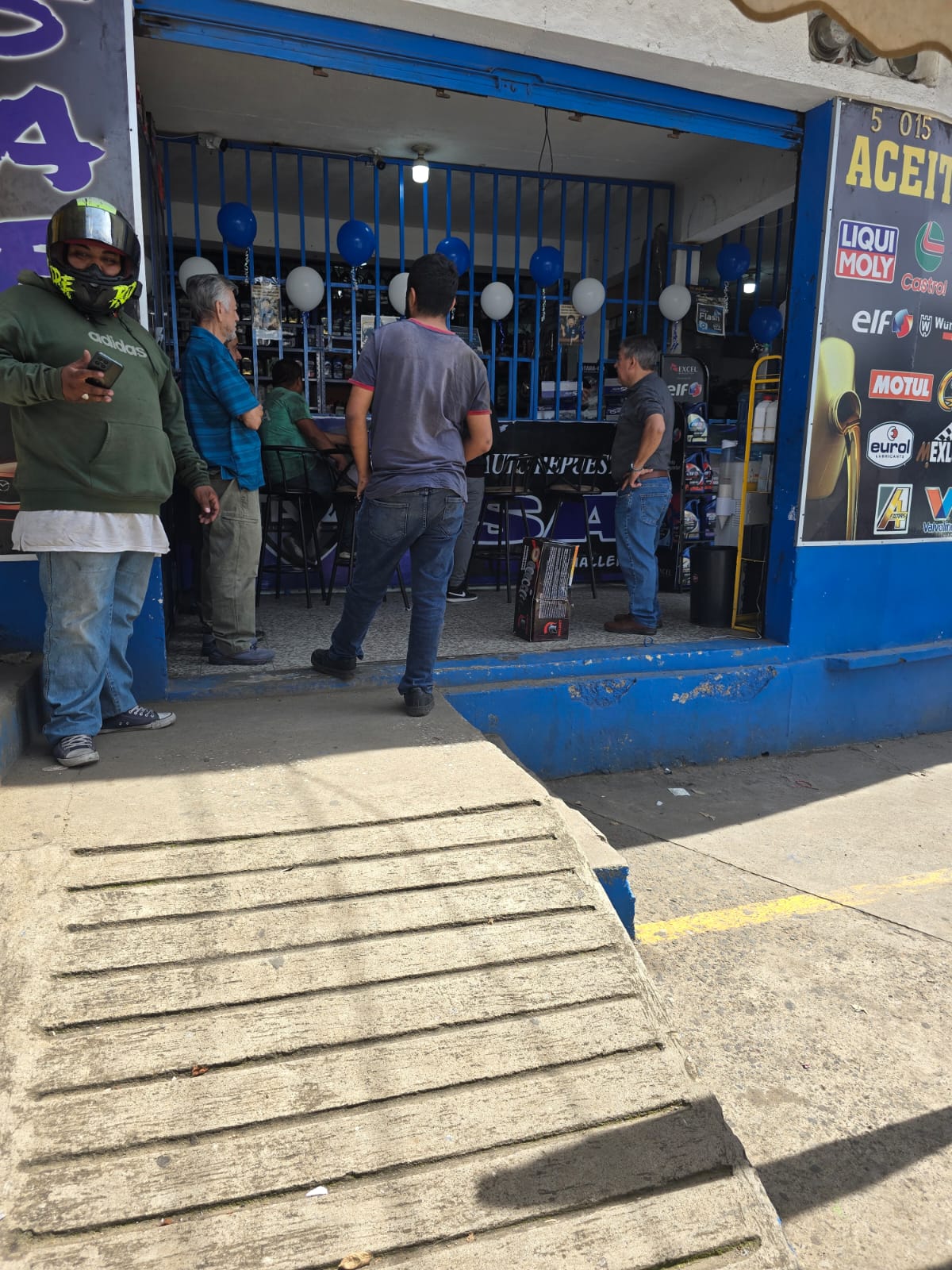 Personal capacitado en tienda